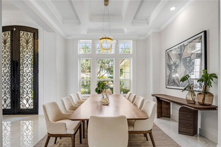 Image No.7-6 Bed Property for sale