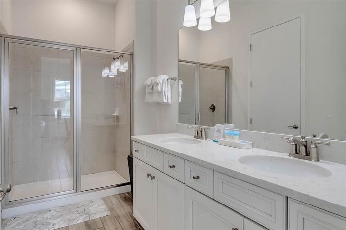 Image No.12-2 Bed Property for sale