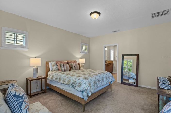 Image No.12-3 Bed Property for sale