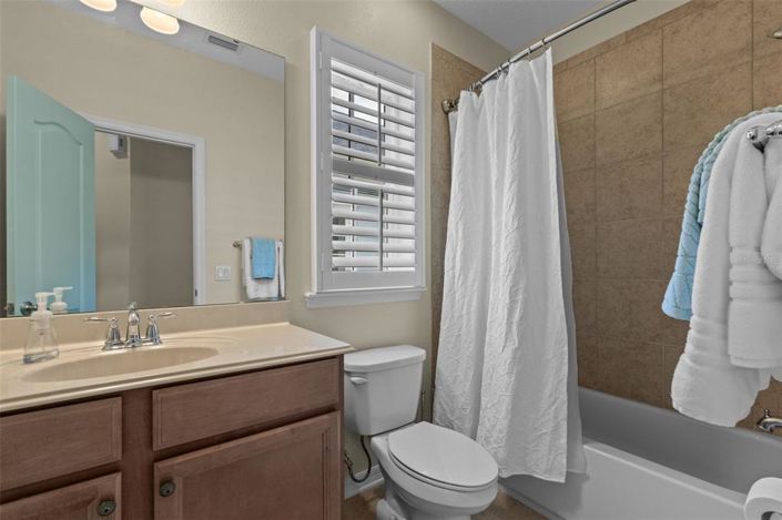 Image No.23-3 Bed Property for sale