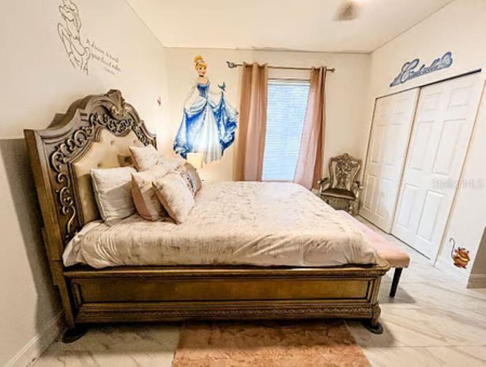 Image No.8-4 Bed Property for sale