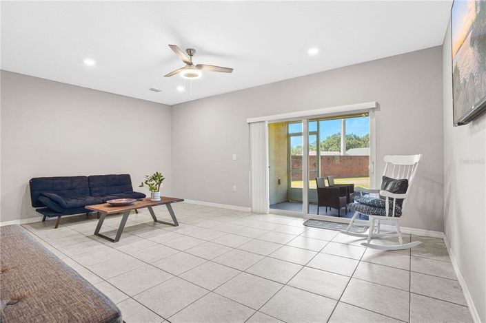 Image No.12-3 Bed Townhouse for sale