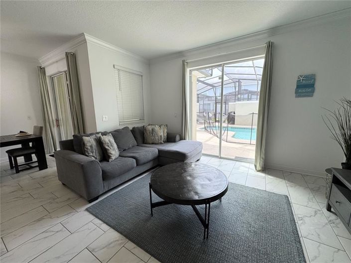 Image No.11-4 Bed Townhouse for sale