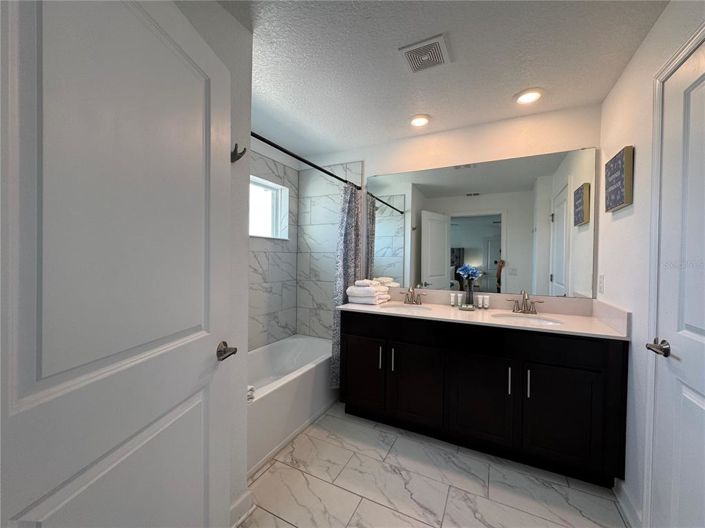 Image No.16-4 Bed Townhouse for sale