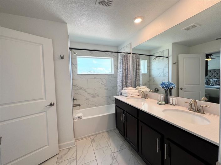 Image No.17-4 Bed Townhouse for sale