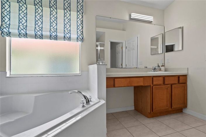 Image No.24-4 Bed Property for sale