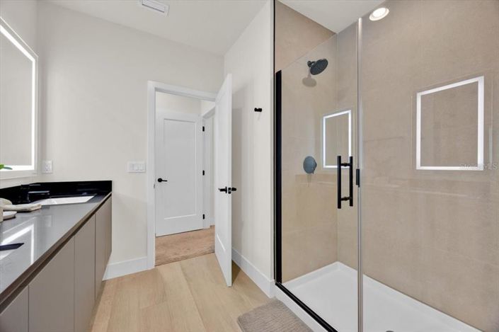 Image No.17-3 Bed Townhouse for sale