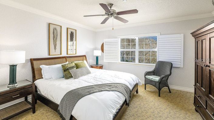 Image No.12-3 Bed Property for sale