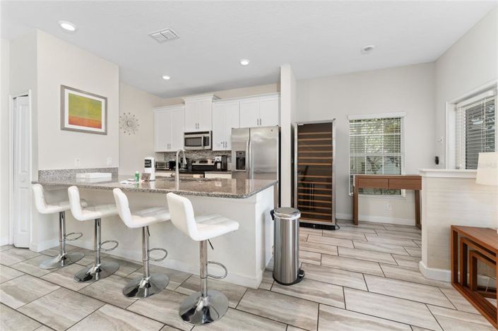 Image No.12-5 Bed Townhouse for sale