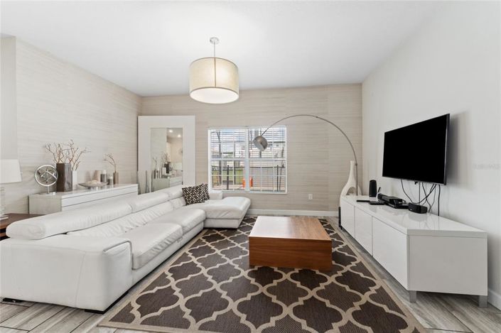 Image No.14-5 Bed Townhouse for sale