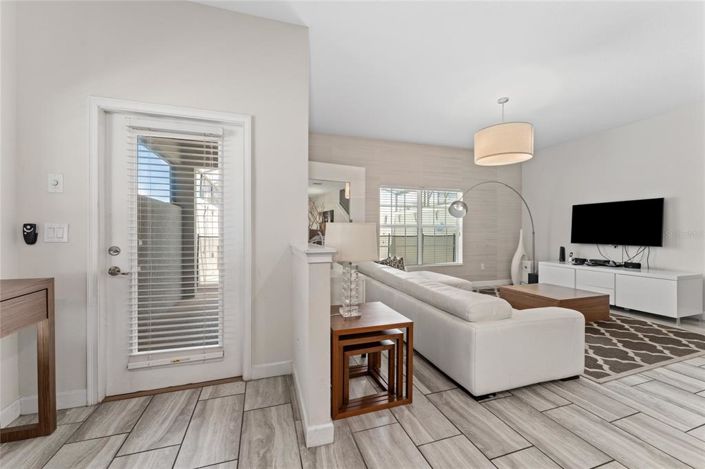 Image No.15-5 Bed Townhouse for sale