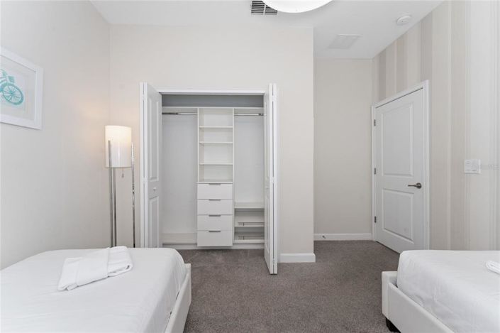 Image No.20-5 Bed Townhouse for sale