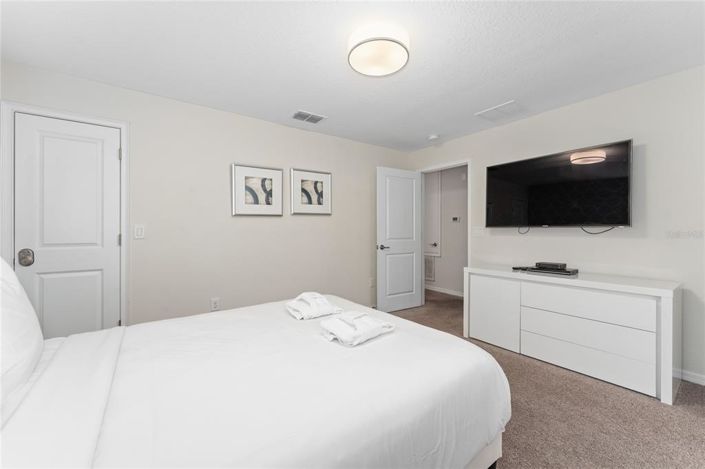 Image No.29-5 Bed Townhouse for sale