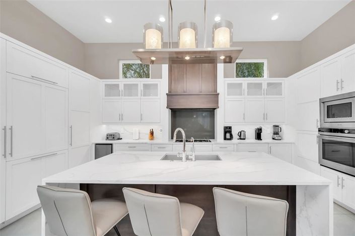 Image No.18-5 Bed Property for sale