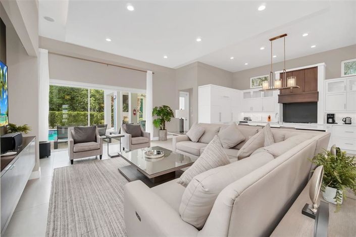 Image No.4-5 Bed Property for sale