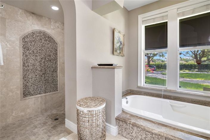 Image No.30-4 Bed Property for sale