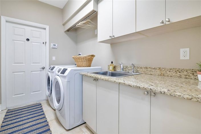 Image No.32-4 Bed Property for sale