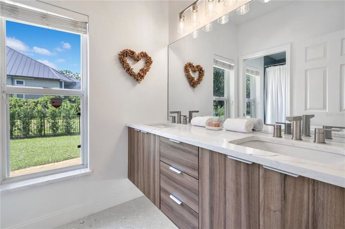 Image No.35-4 Bed Property for sale