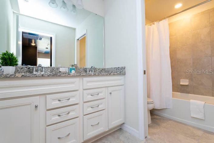 Image No.14-5 Bed Townhouse for sale