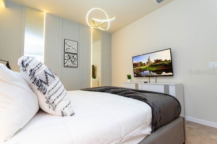 Image No.17-5 Bed Townhouse for sale