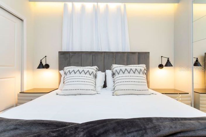 Image No.18-5 Bed Townhouse for sale