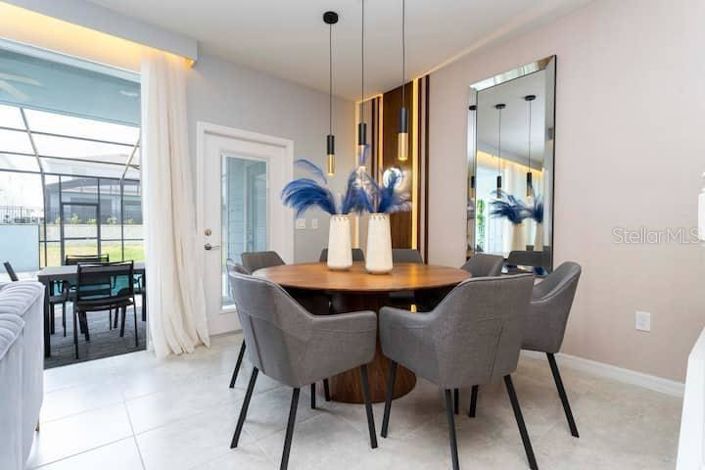 Image No.6-5 Bed Townhouse for sale