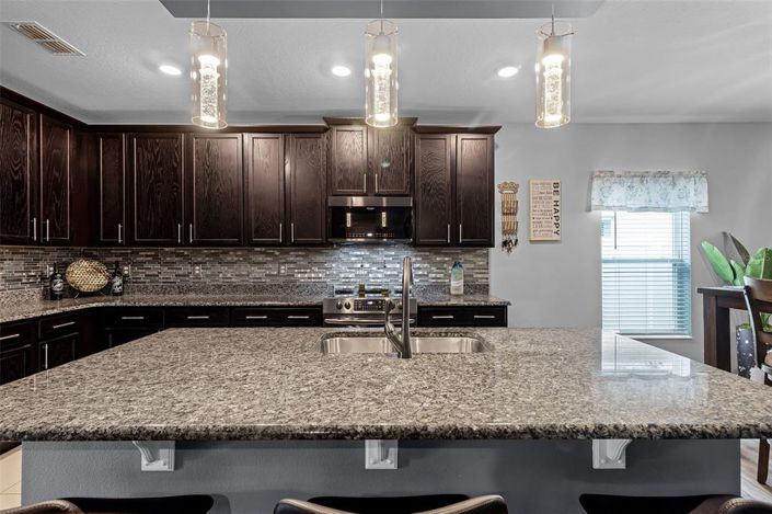 Image No.11-4 Bed Property for sale