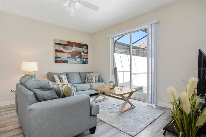 Image No.21-4 Bed Townhouse for sale