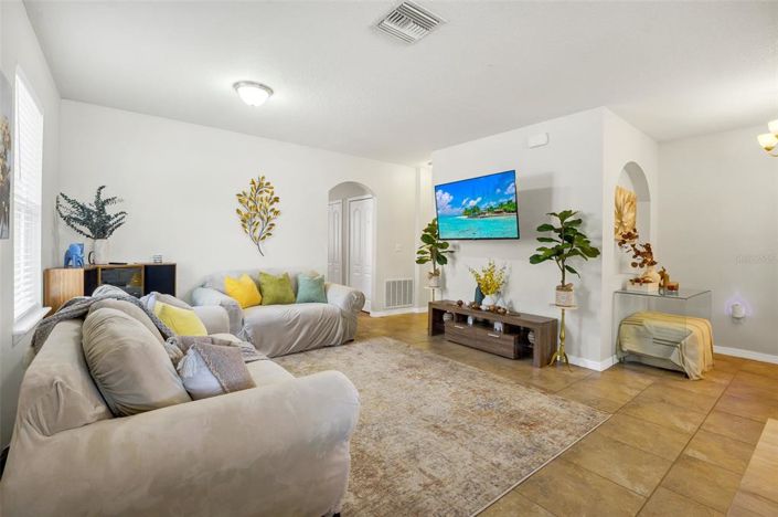 Image No.8-4 Bed Property for sale