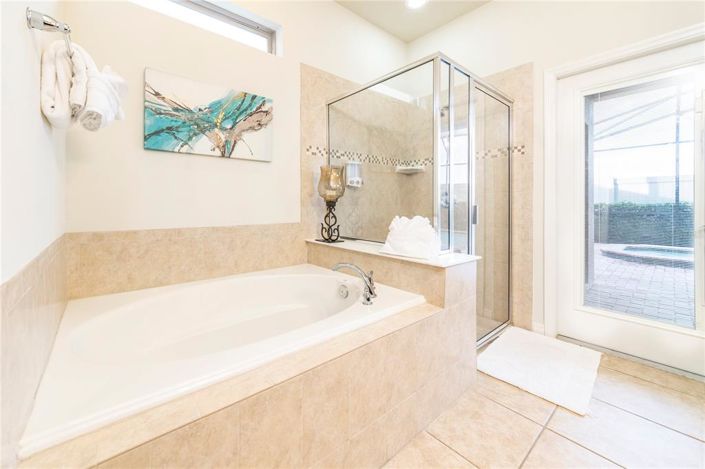 Image No.20-8 Bed Property for sale