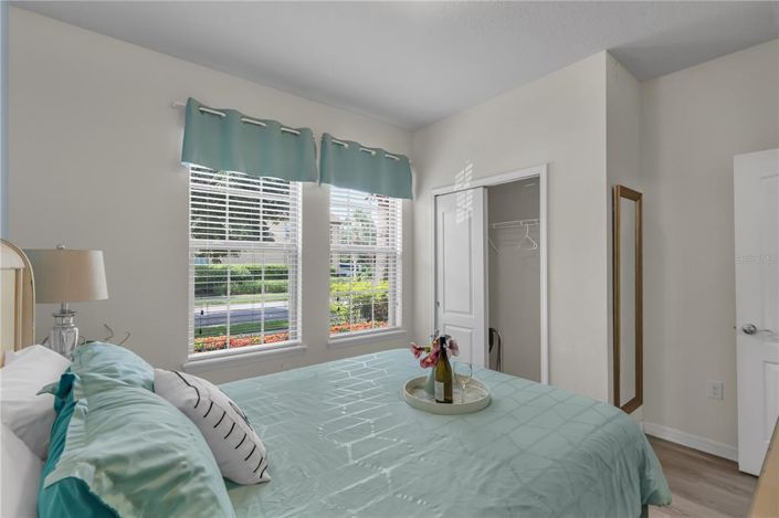 Image No.22-8 Bed Property for sale