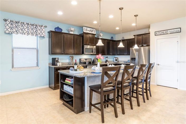 Image No.7-8 Bed Property for sale