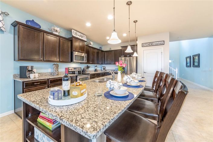 Image No.8-8 Bed Property for sale