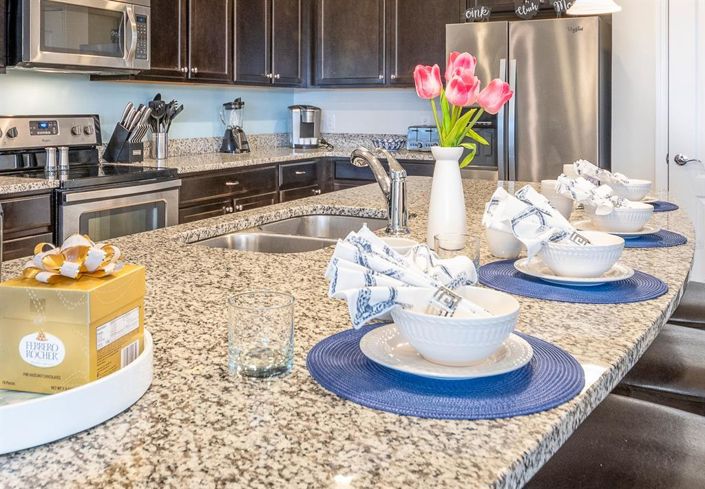 Image No.9-8 Bed Property for sale