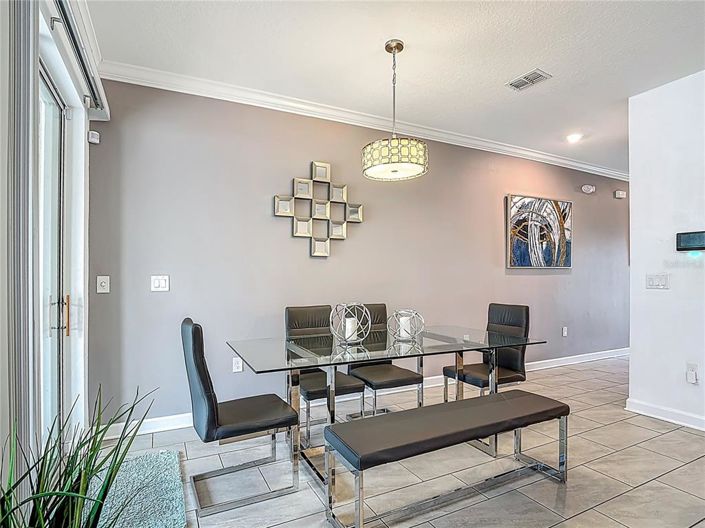 Image No.12-4 Bed Townhouse for sale