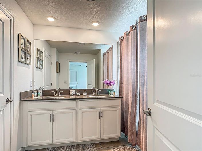 Image No.22-4 Bed Townhouse for sale