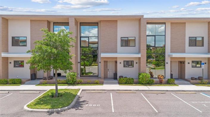 Image No.1-3 Bed Townhouse for sale