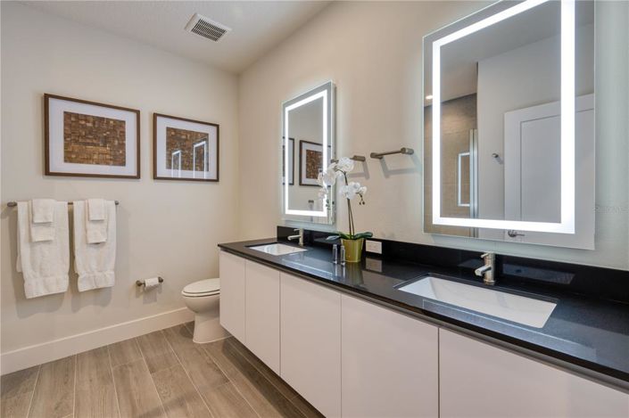 Image No.21-4 Bed Townhouse for sale