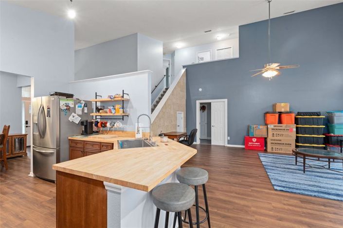 Image No.10-5 Bed Property for sale