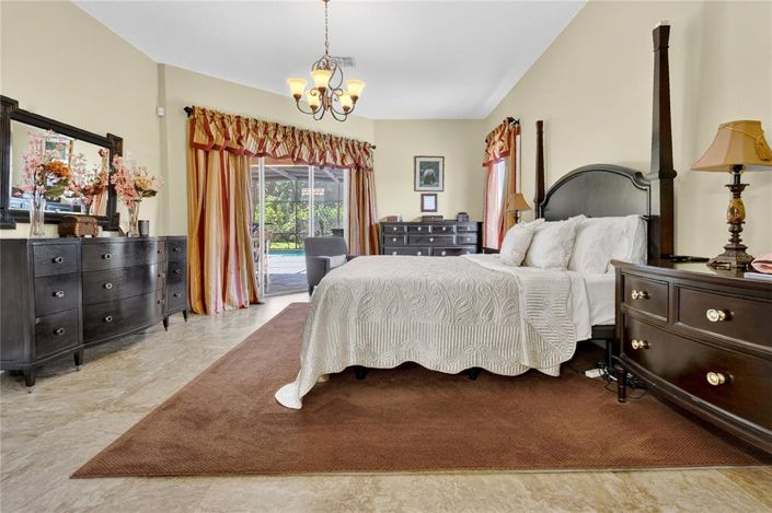 Image No.13-5 Bed Property for sale