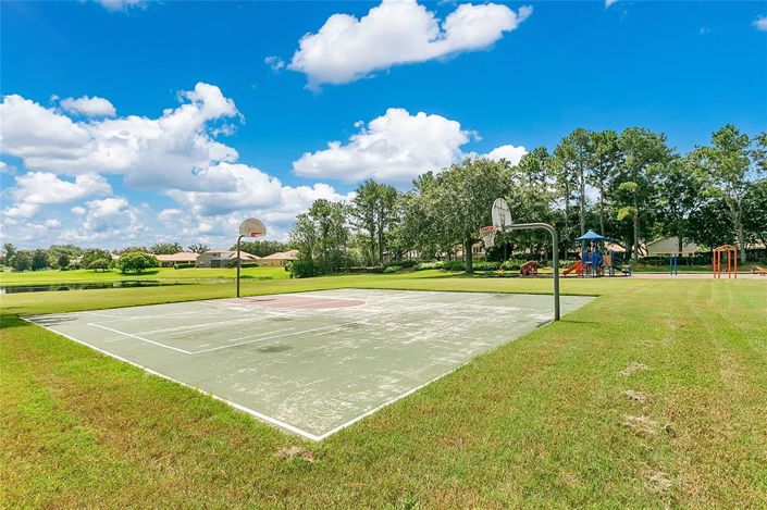 Image No.40-5 Bed Property for sale