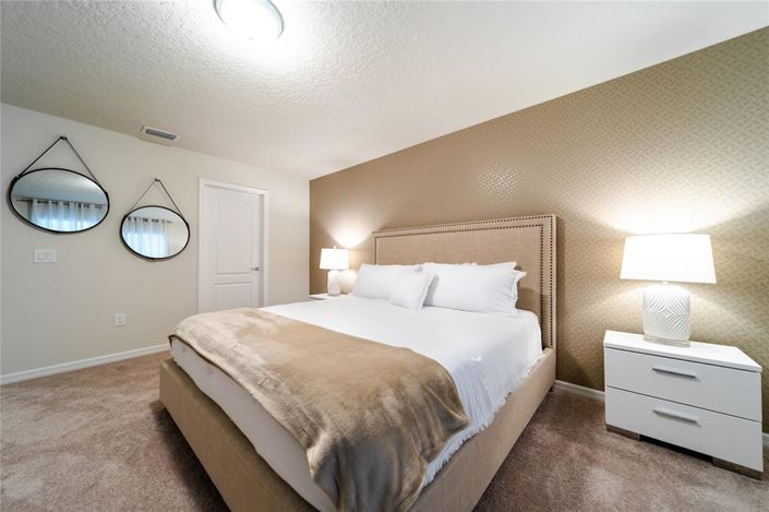 Image No.29-5 Bed Townhouse for sale