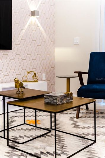 Image No.43-5 Bed Townhouse for sale