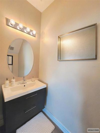 Image No.12-4 Bed Property for sale