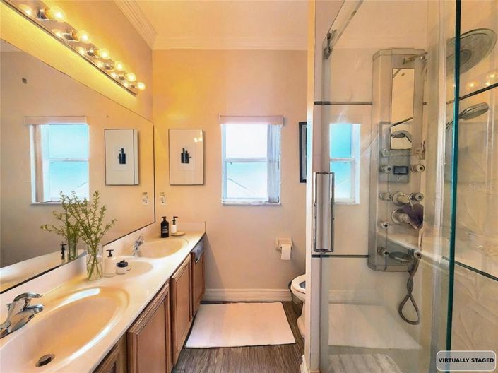 Image No.28-4 Bed Property for sale