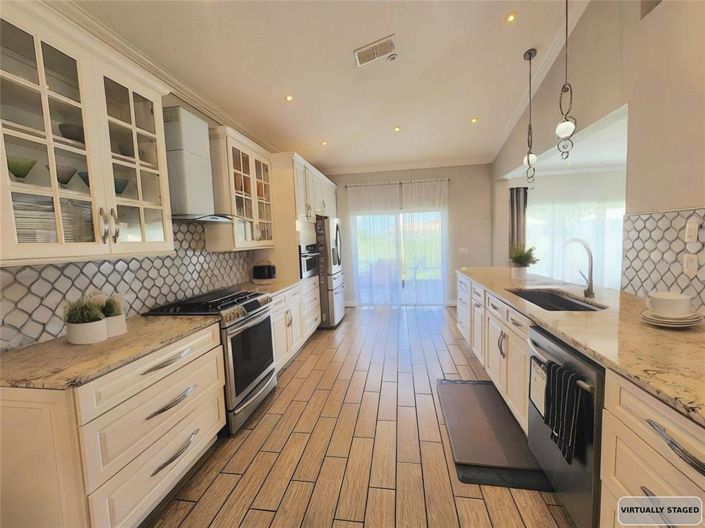 Image No.5-4 Bed Property for sale