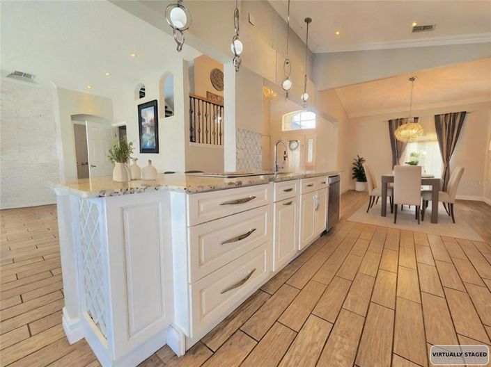 Image No.6-4 Bed Property for sale