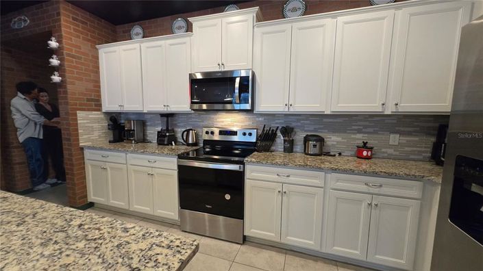 Image No.12-5 Bed Townhouse for sale