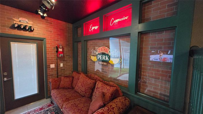 Image No.21-5 Bed Townhouse for sale