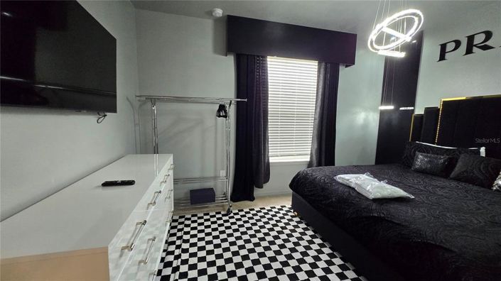 Image No.27-5 Bed Townhouse for sale